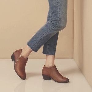 Vionic Serena Booties - Brand New - Size 8.5